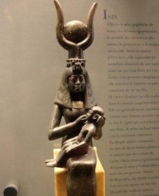Isis allaitant Horus, vierge à enfant et déesse-mère