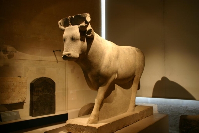  Le taureau est considéré comme l'incarnation d'Isis