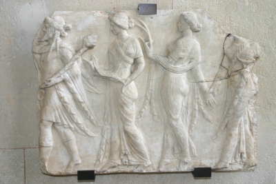  La fête serait liée au culte de Dionysos â€“ Bacchus